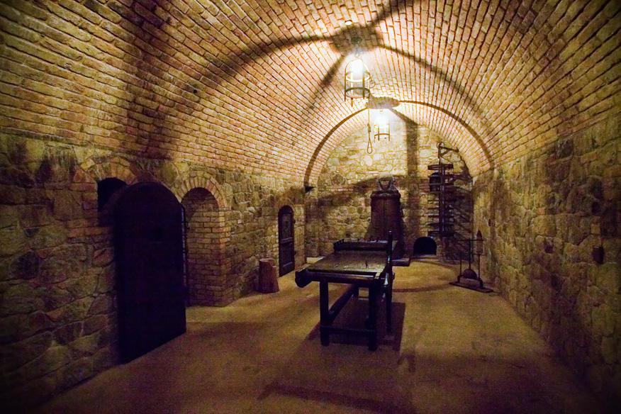 Castello-di-Amorosa-torture-chamber