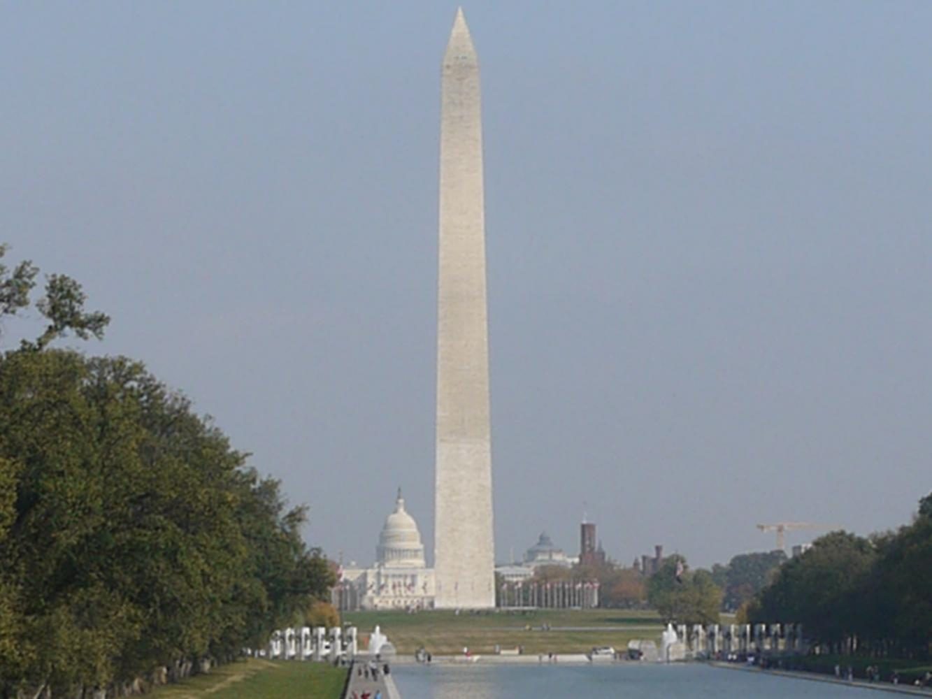 Looking+closely+at+the+monument%2C+one+can+notice+the+distinct+color+difference.