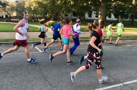 Runners around mile 2 of the 10k race.