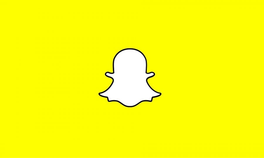 The+Snapchat+logo.+Celebrities+have+joined+the+public+in+criticizing+Snapchats+latest+update.+Do+students+at+the+school+agree%3F