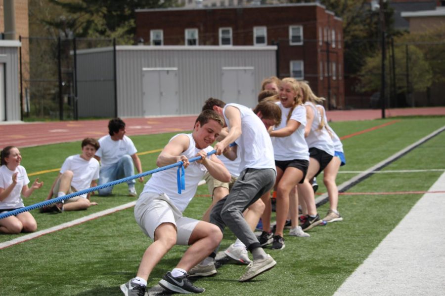 The sophomores work hard during tug of war.