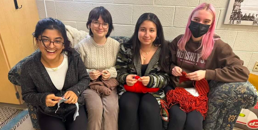 Students crocheting in Crochet Club