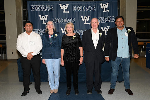 (from left to right) Maycol Nuńez, , Melba Griffin-Martin, Daniel Potostky, and Julio Rivas pose for a picture at the WL Hall of Fame induction ceremony. 